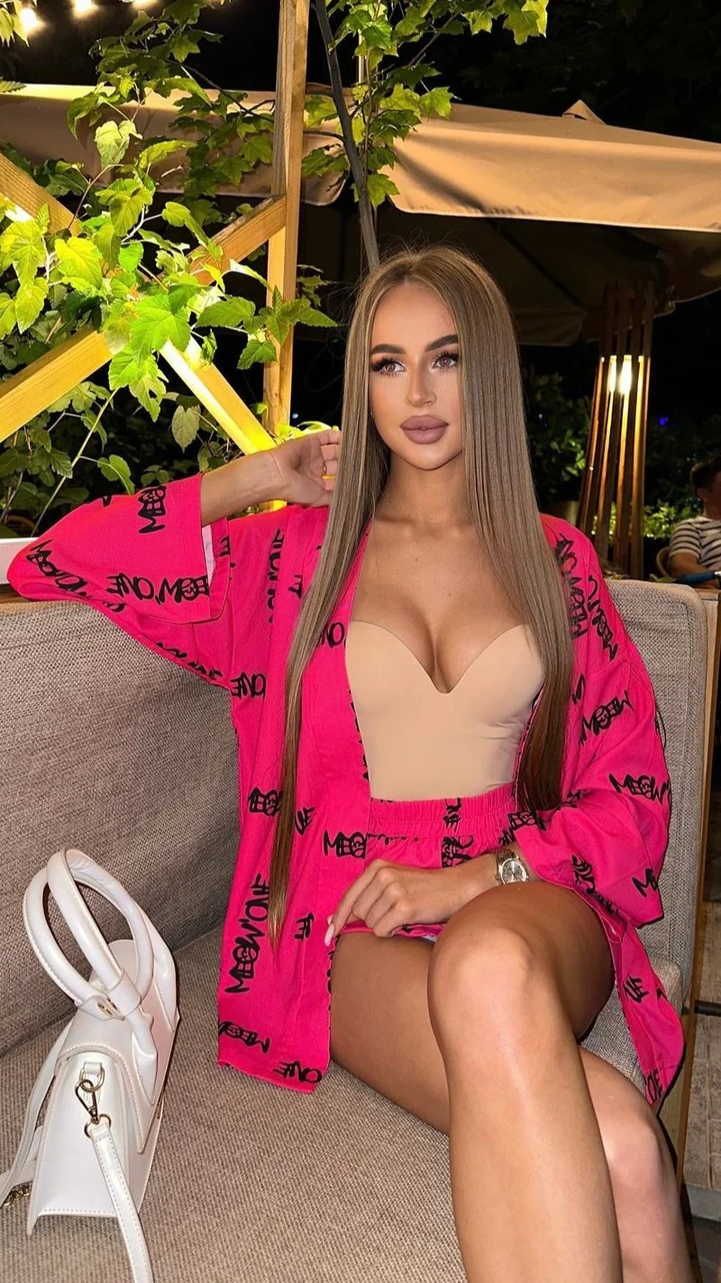 Nour escort for Hotel Visits in Beirut