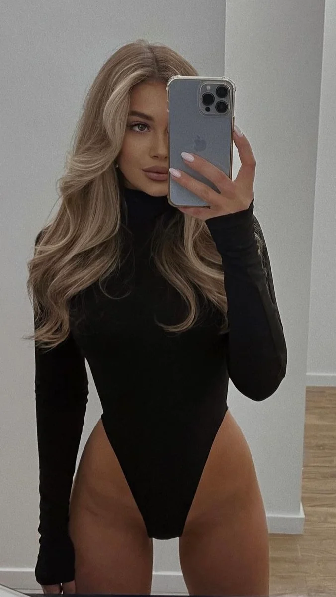 Jana - Model and Social Companion in Lebanon