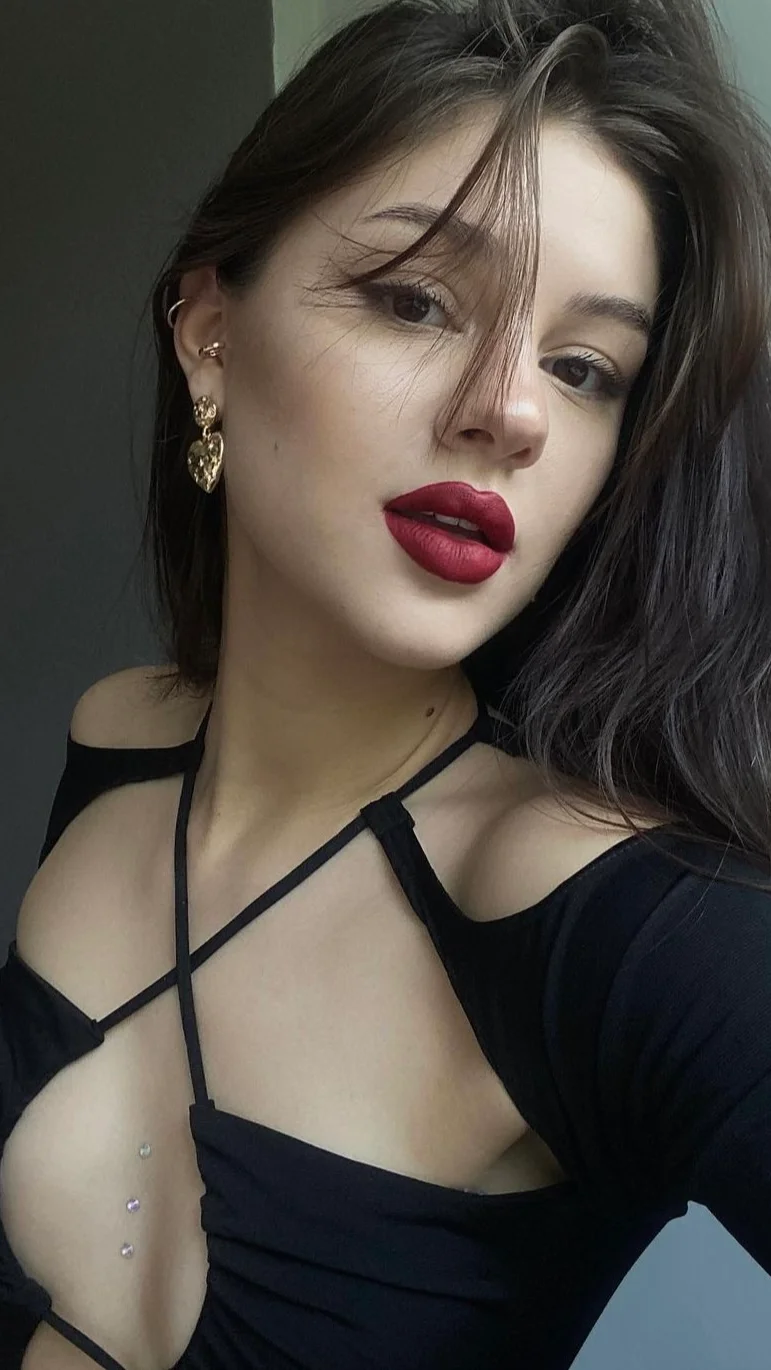 Dalia - VIP Companion in Lebanon